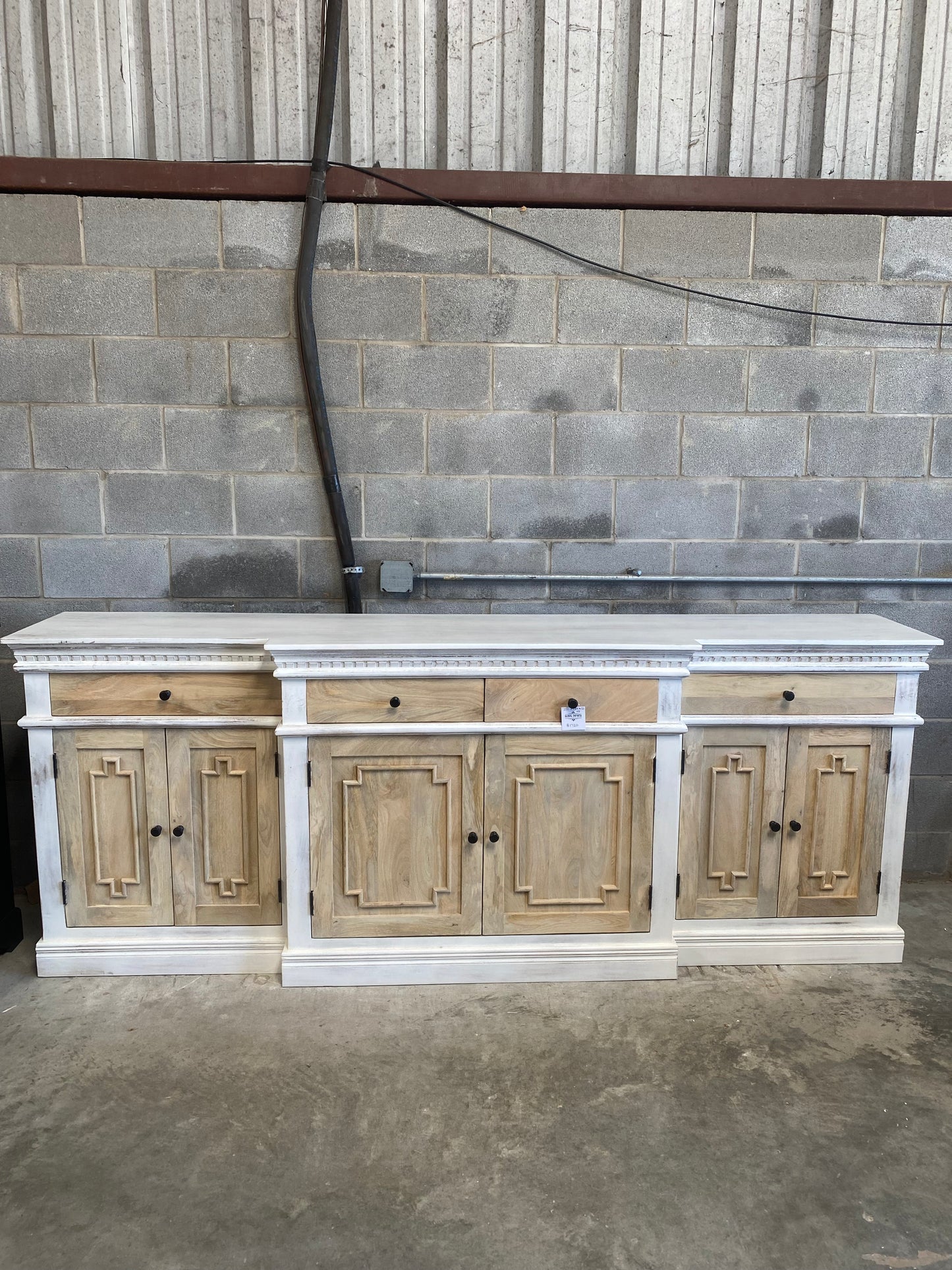 R20-A (white with natural drawers and doors)