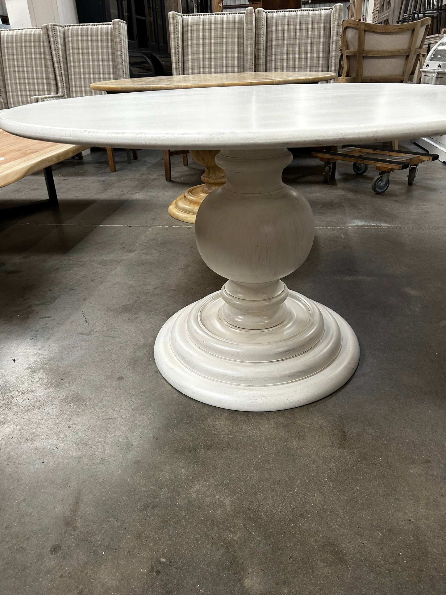 SK63 Flor 48" round table