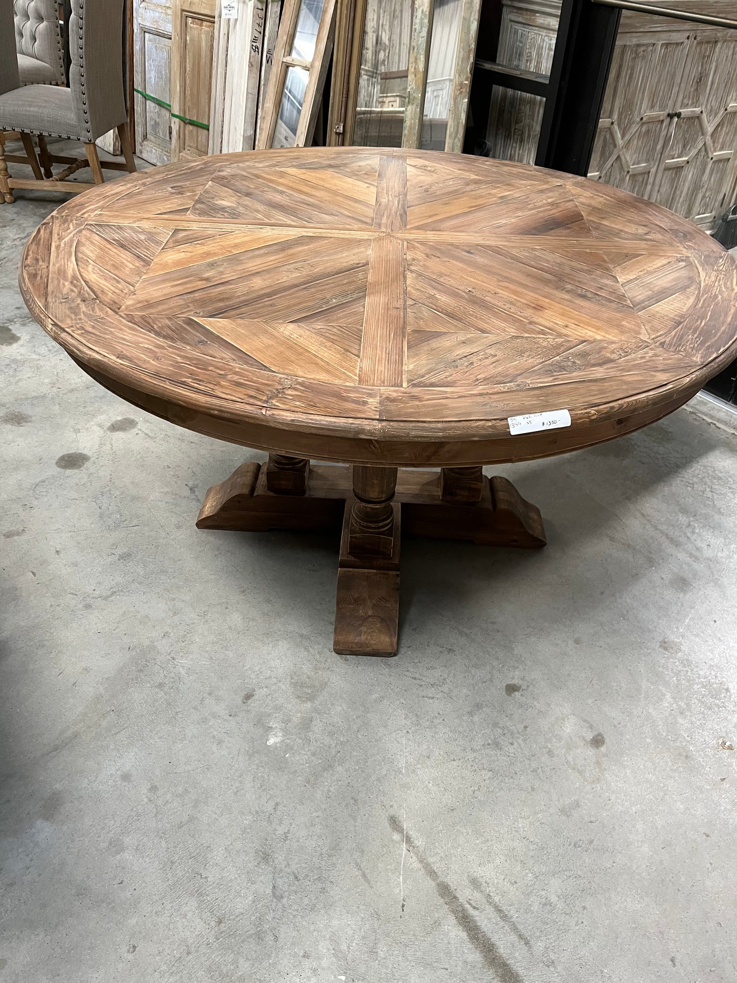 JJ1399 Red pine circle table 55”