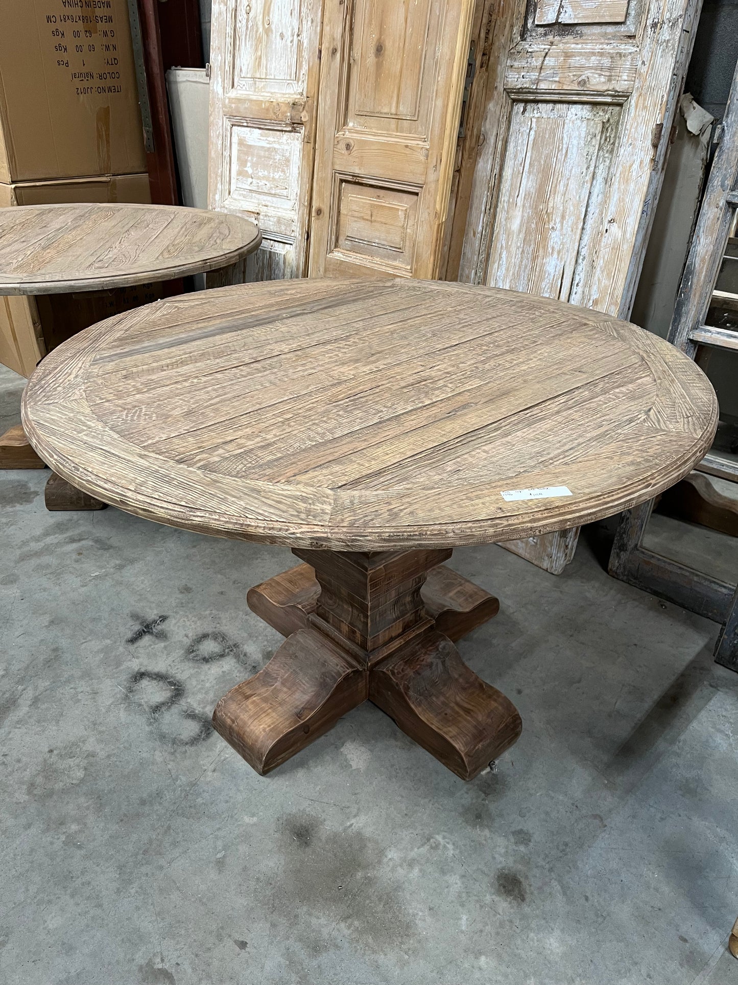 JJ1796 Red pine circle table 48”