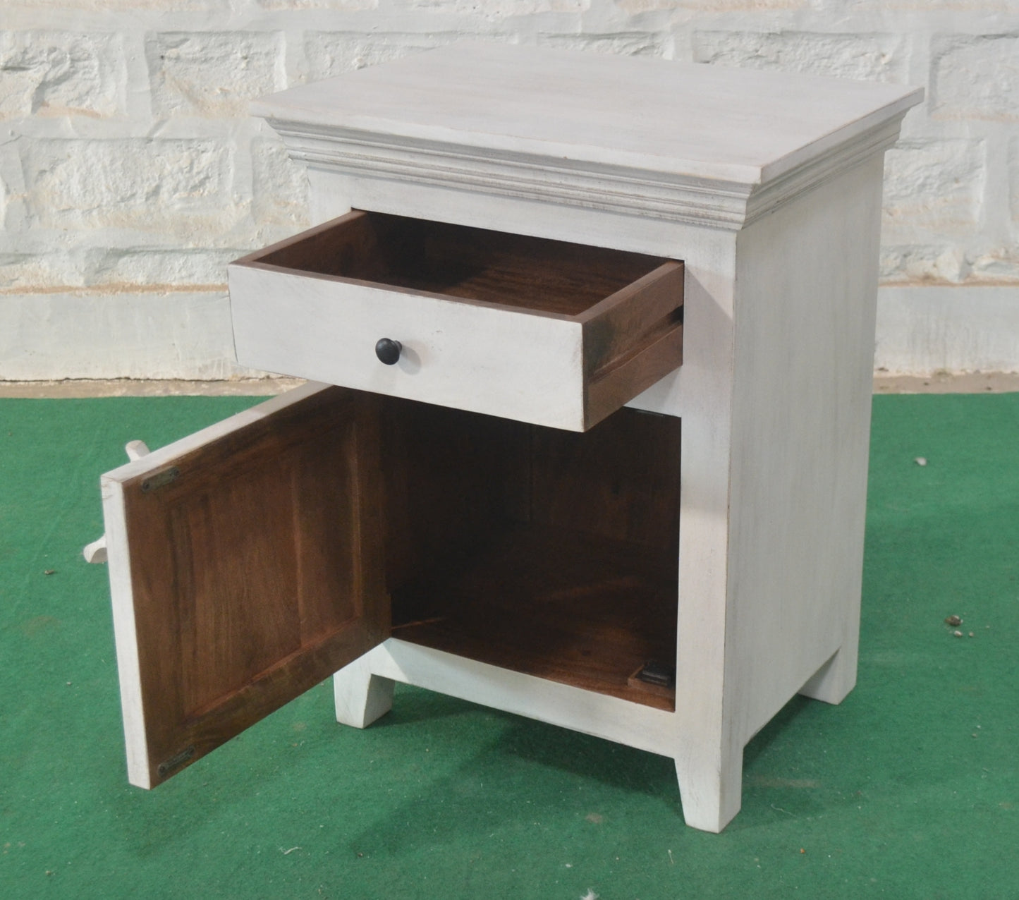 R13 Mango nightstand