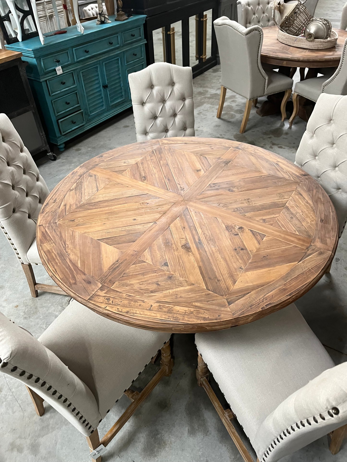 JJ1399 Red pine circle table 55”  