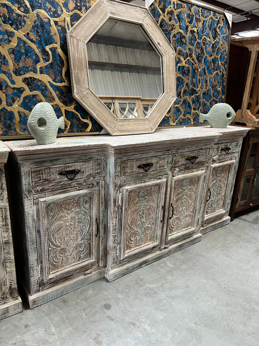 #14 Mango Carved Buffet