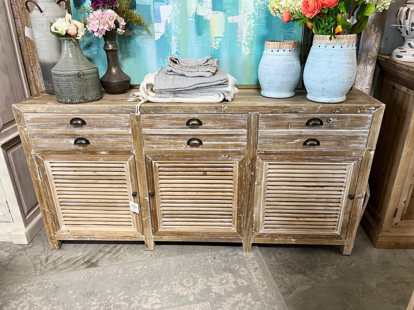 JJ1457 Shutter Buffet